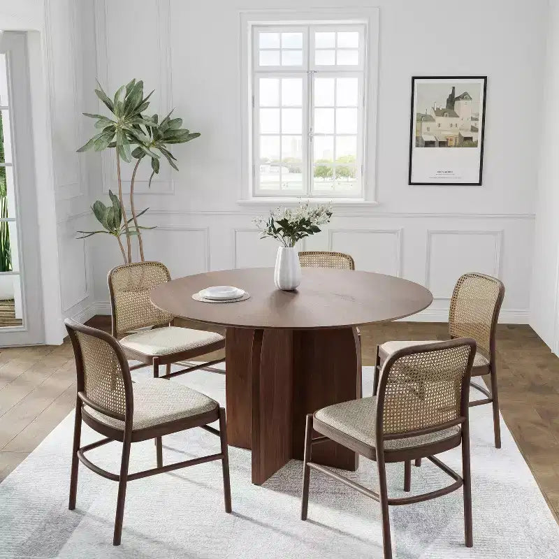 Table à manger ronde PexFix 45 x 45 en bois massif avec finition noyer et pieds arqués élégants pour salles à manger et cuisines modernes