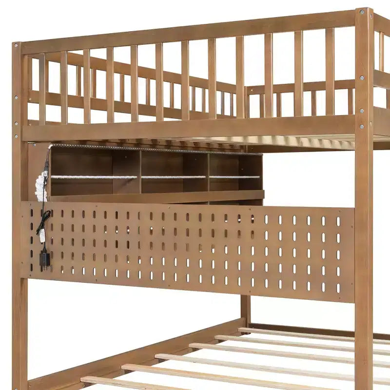Lit superposé moderne bas Luxystar double sur double avec rangement, étagères éclairées et panneau perforé