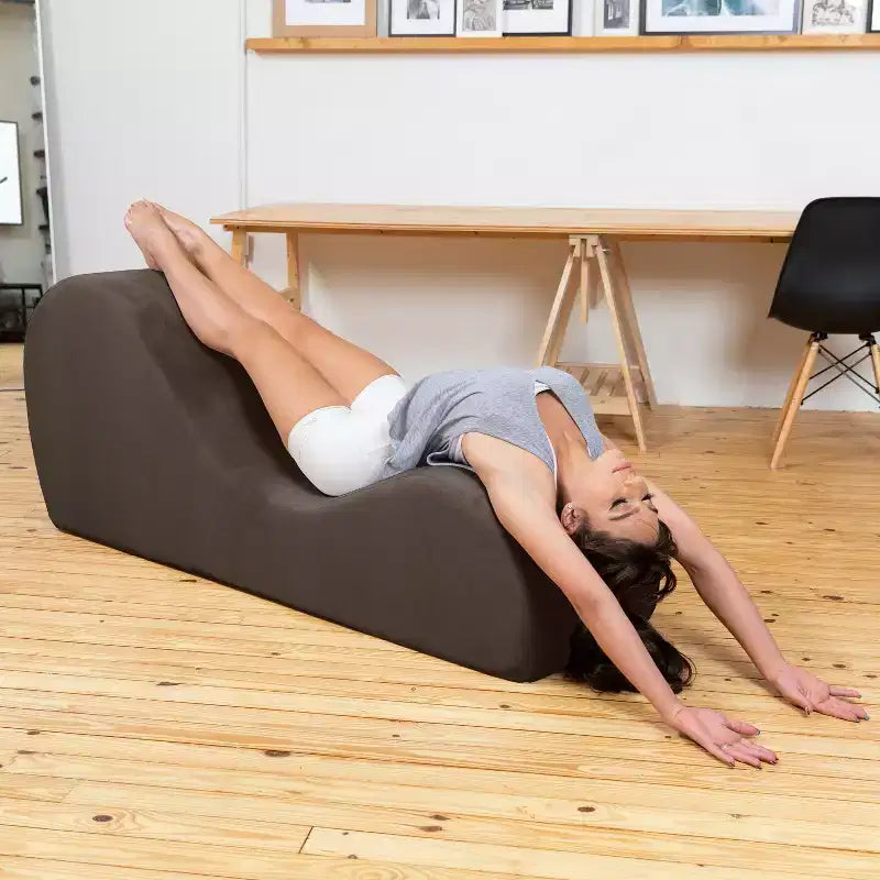 Avana Sleek Chaise Longue pour le yoga – Fabriquée aux États-Unis – Idéale pour les étirements, la relaxation, l'exercice et plus encore, 60D x 18W x 26H pouces, Gris clair