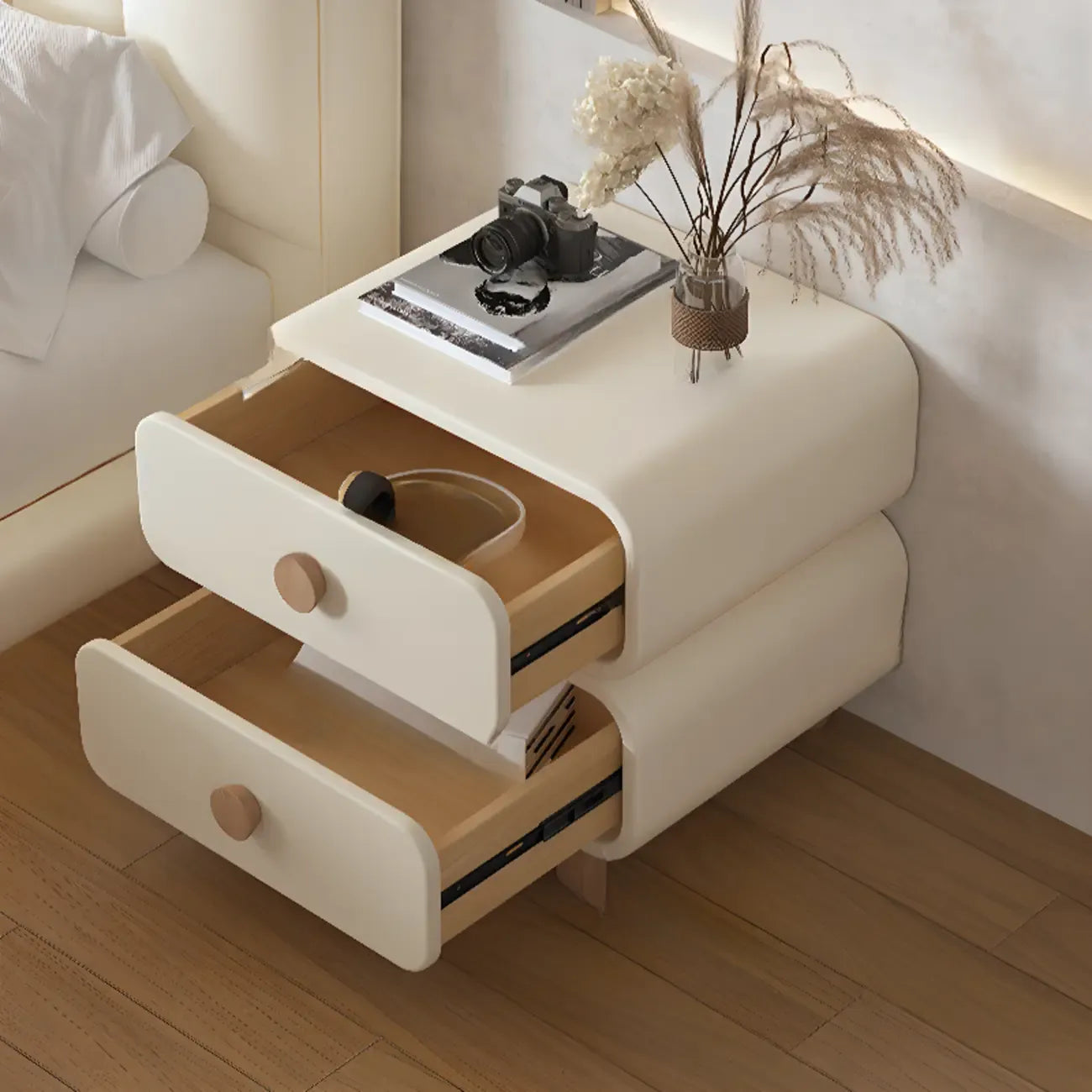 Table de chevet scandinave en similicuir avec finition en faux cuir