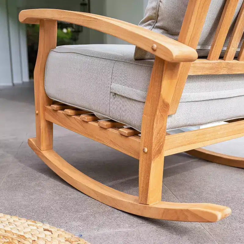 Fauteuil à bascule de patio en teck Amherst Sonoma Lane avec coussin à fermeture éclair et cadre