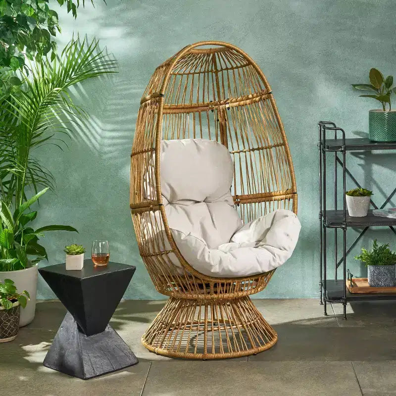Fauteuil œuf pivotant en osier Pintan – Christopher Knight Home