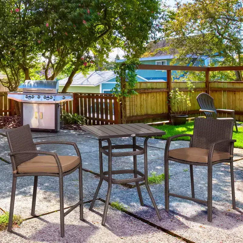Outsunny Ensemble de bar 3 pièces en rotin avec table à plateau en grain de bois et 2 tabourets de bar pour l'extérieur, le patio, la piscine, le jardin