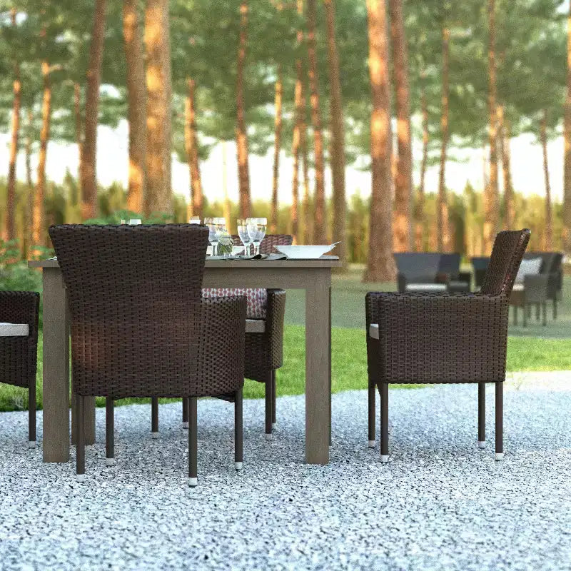Emma et Oliver, ensemble de 4 chaises de patio modernes en osier avec coussins amovibles pour l'intérieur et l'extérieur
