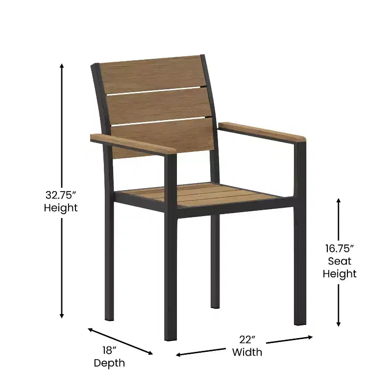 Chaise d'extérieur empilable Emma and Oliver avec assise, dossier et accoudoirs à lattes en polyéthylène imitation teck et cadre métallique