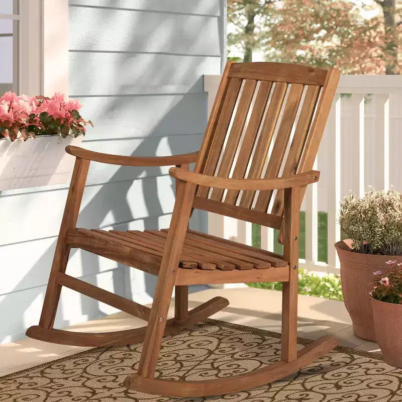 Fauteuil à bascule d'extérieur en bois d'acacia avec dossier à lattes Penny Classic - JONATHAN Y