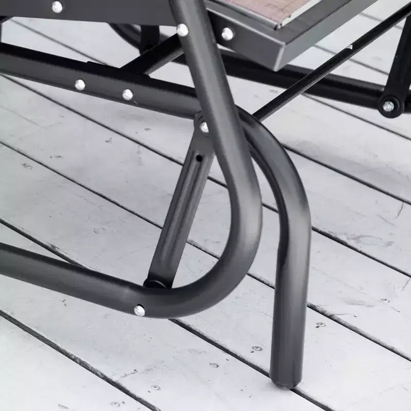 Outsunny Ensemble de 2 fauteuils de jardin à bascule, Chaise balançoire avec tissu maillé respirant, Accoudoirs incurvés pour porche, jardin, bord de piscine, balcon, Marron