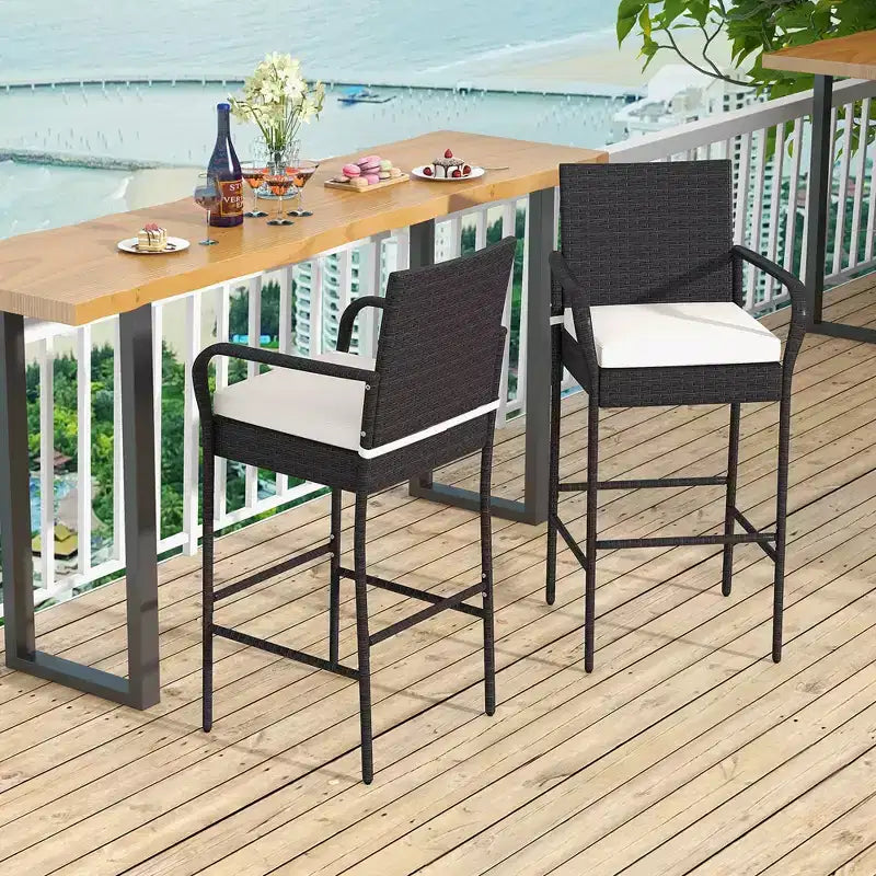 Costway Lot de 2 chaises de bar de terrasse en résine tressée avec accoudoirs et coussins