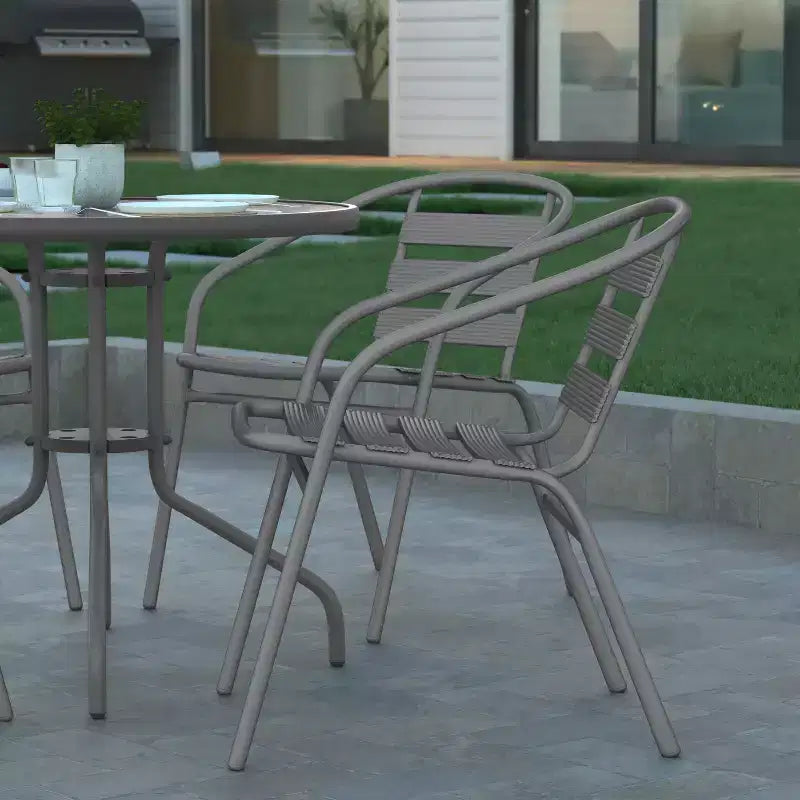 Table Emma et Oliver 80 cm en Verre Rond avec 4 Chaises Empilables à Lattes en Aluminium