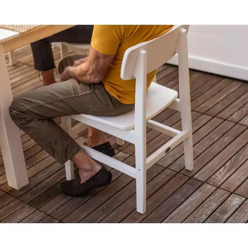 Chaise de patio sans accoudoirs d'extérieur moderne Studio de POLYWOOD