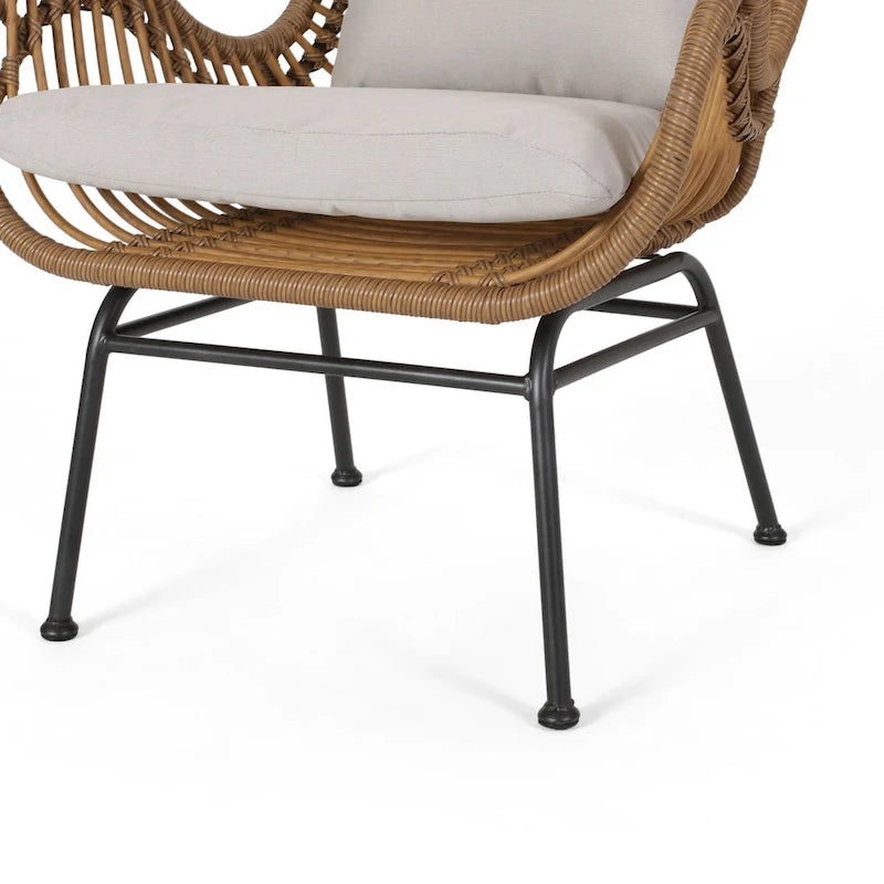 Ensemble de conversation en osier de style bohème moderne d'extérieur Chalet avec poufs par Christopher Knight Home