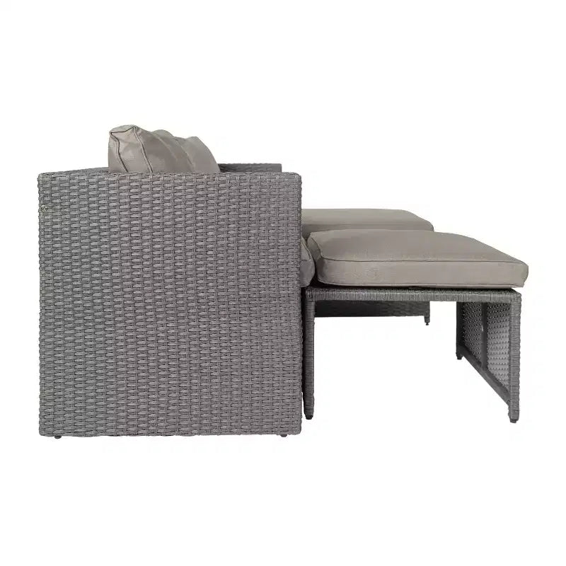 Ensemble de canapés modulaires en rotin tressé Merrick Lane pour intérieur/extérieur avec causeuse, poufs et table en verre trempé