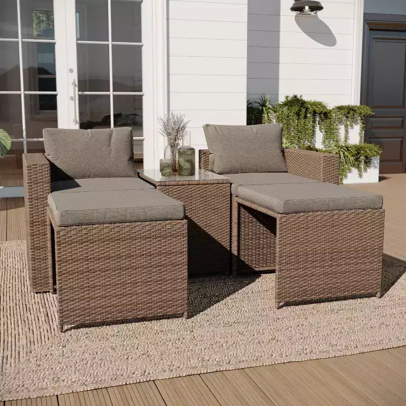 Ensemble de canapés modulaires en rotin tressé Merrick Lane pour intérieur/extérieur avec causeuse, poufs et table en verre trempé