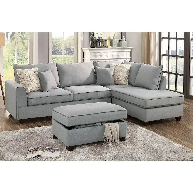 Ensemble sectionnel Bobkona en poly-tissu avec méridienne réversible et pouf de rangement.
