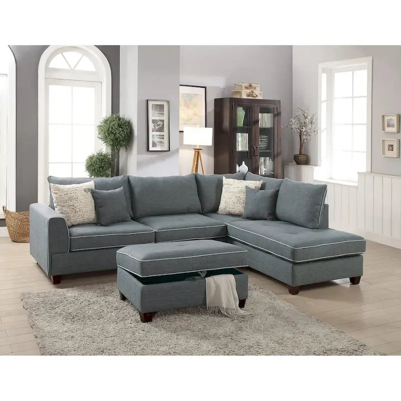 Ensemble sectionnel Bobkona en poly-tissu avec méridienne réversible et pouf de rangement.