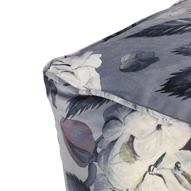 Pouf cubique en tissu à motif floral de taille moyenne traditionnel Reigle par Christopher Knight Home