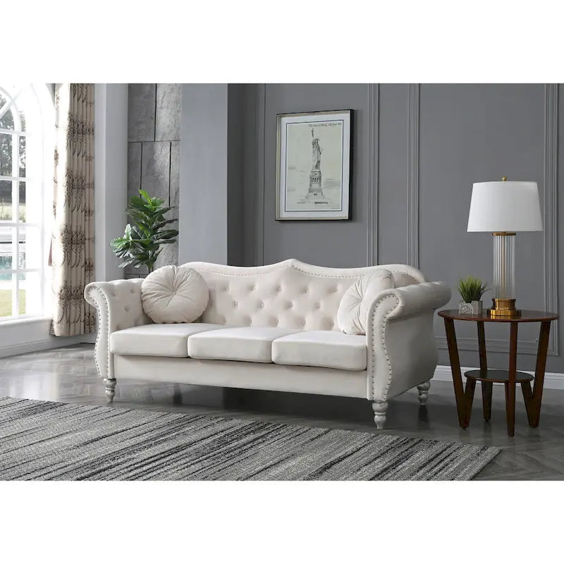 Canapé 3 places Hollywood Chesterfield en velours de 82 po avec 2 coussins décoratifs – 82L x 35P x 34H
