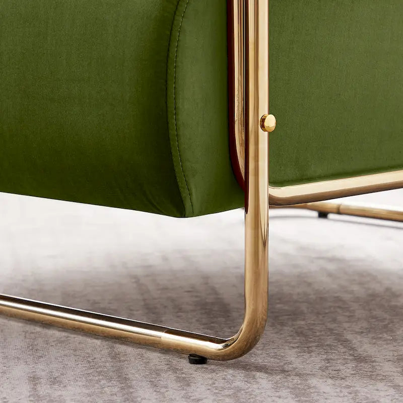 Fauteuil VANOMi 31 large en velours futuriste avec structure dorée brillante et dossier cylindrique