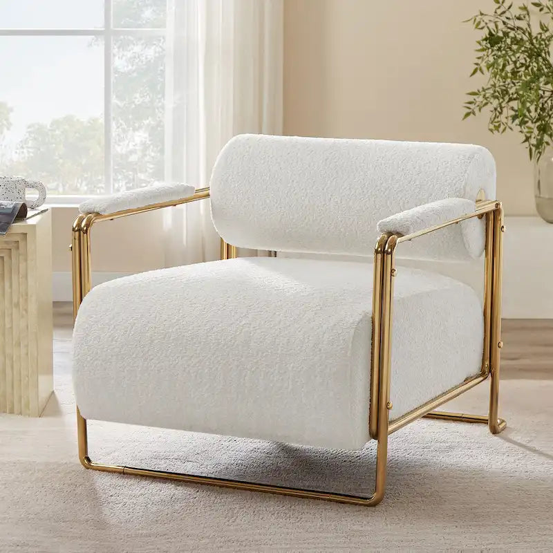 Fauteuil VANOMi 31 large en velours futuriste avec structure dorée brillante et dossier cylindrique