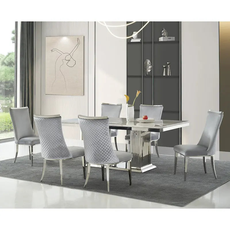 Chaises de salle à manger en velours avec dossier à texture réticulée et garniture métallique sur le dessus