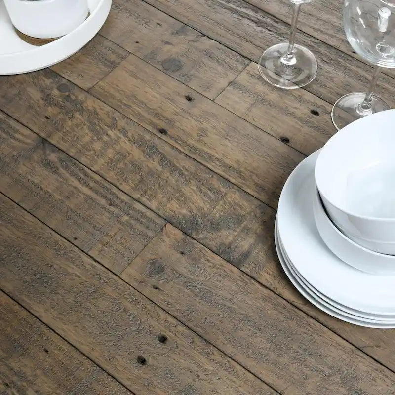 Table de salle à manger à rallonge Carbon Loft Pallero en pin recyclé de 82 po