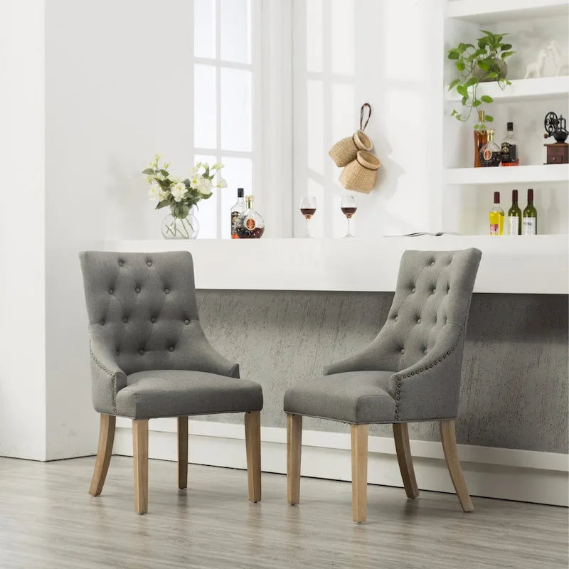 Chaises d'hôtesse Roundhill Furniture à oreilles, capitonnées, en bois massif avec clous décoratifs argentés (Lot de 2)