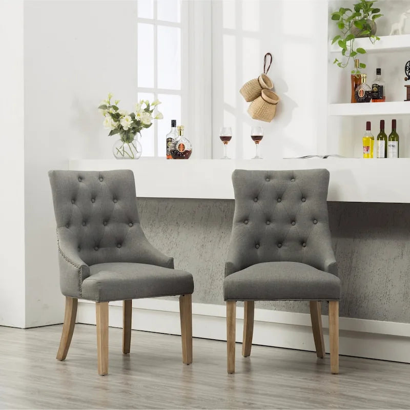 Chaises d'hôtesse Roundhill Furniture à oreilles, capitonnées, en bois massif avec clous décoratifs argentés (Lot de 2)