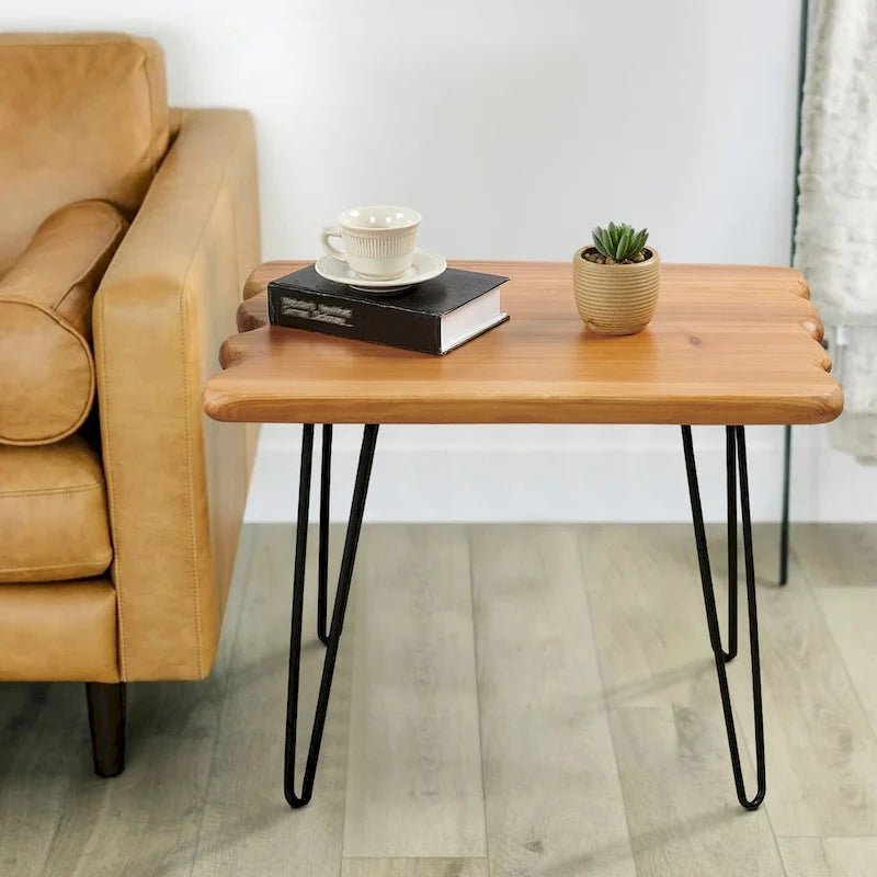 Table basse en bois de cèdre à bord brut