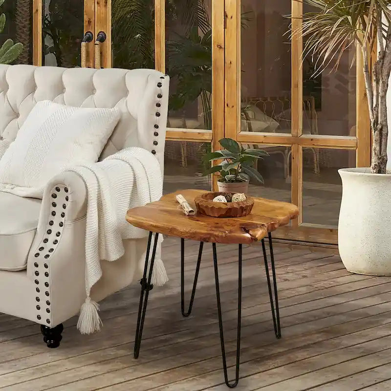 Table basse en bois de cèdre à bord brut