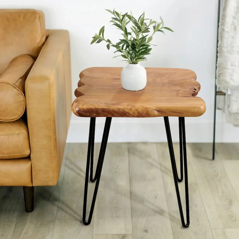 Table basse en bois de cèdre à bord brut