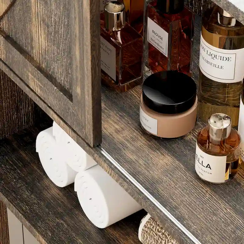 Meuble de rangement sur pied au-dessus des toilettes