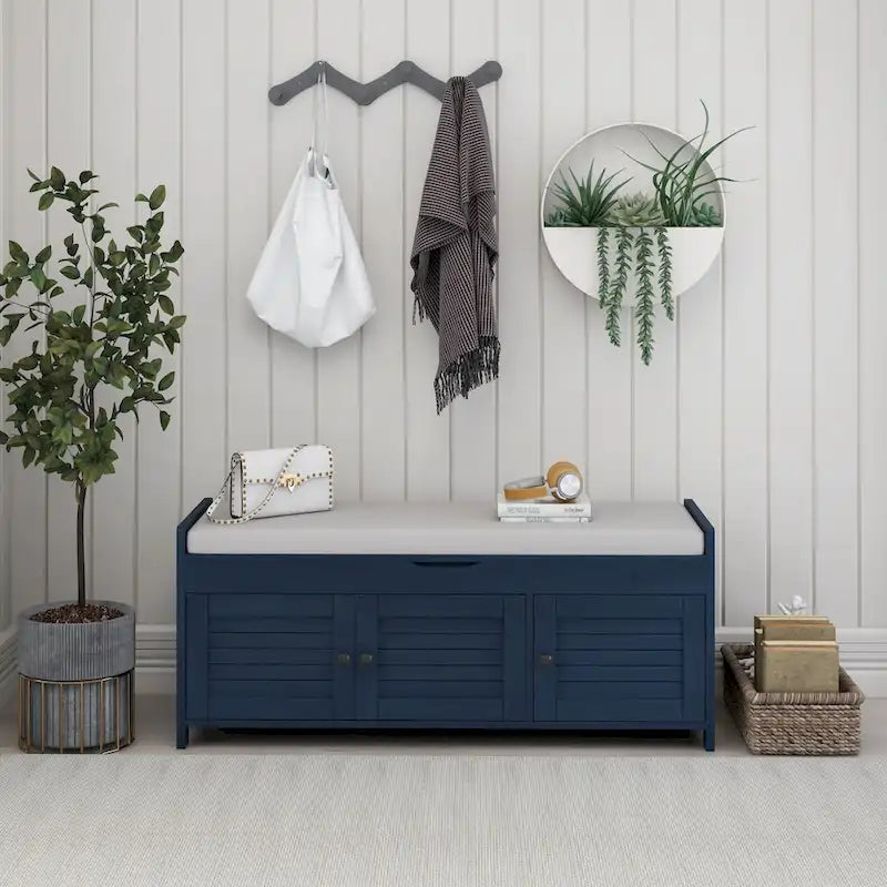 Banc de rangement avec 3 portes persiennes, banc à chaussures avec coussin amovible et espace de rangement caché