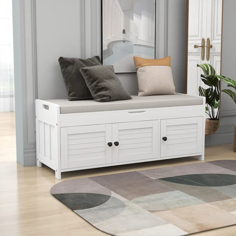 Banc de rangement avec 3 portes persiennes, banc à chaussures avec coussin amovible et espace de rangement caché