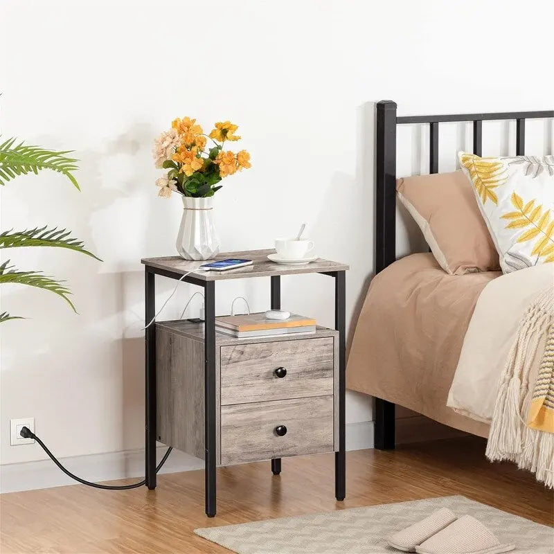 Table d'appoint avec station de recharge - 15,7P x 15,7L x 24H
