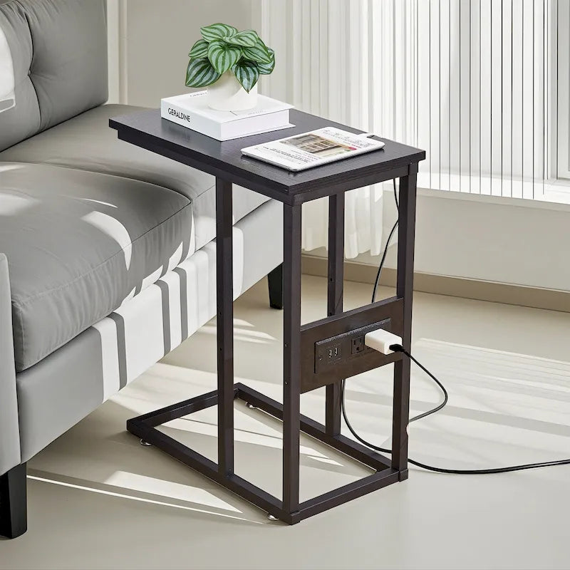 Table d'appoint en C, petite table de chevet avec ports USB et prises électriques pour petits espaces