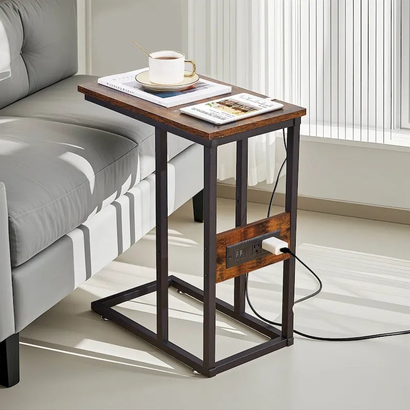 Table d'appoint en C, petite table de chevet avec ports USB et prises électriques pour petits espaces