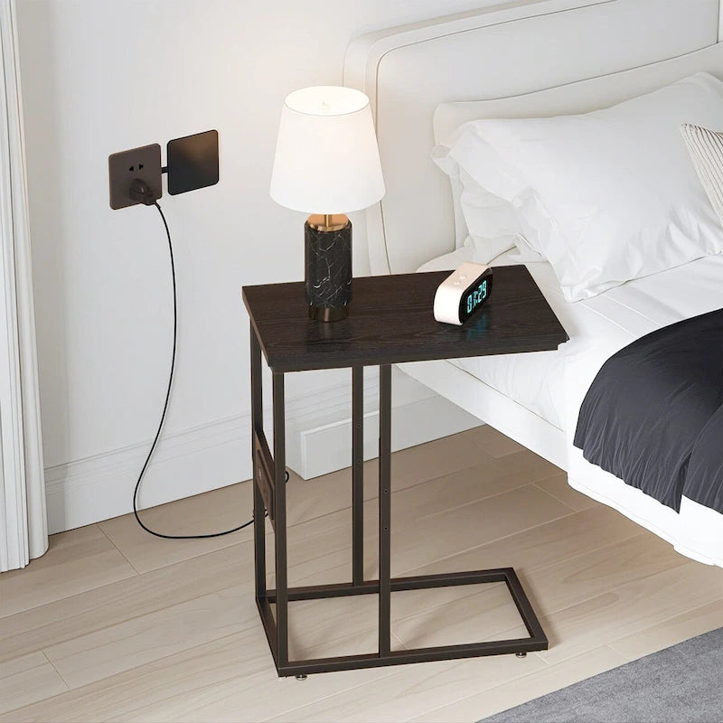 Table d'appoint en C, petite table de chevet avec ports USB et prises électriques pour petits espaces