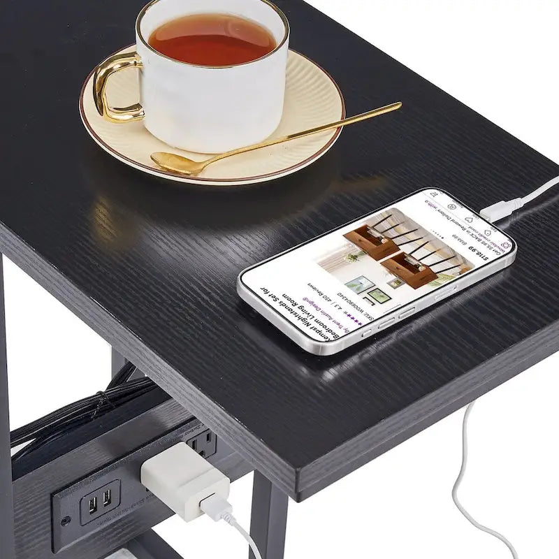 Table d'appoint en C, petite table de chevet avec ports USB et prises électriques pour petits espaces