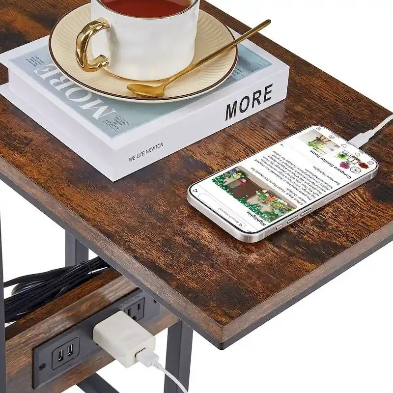 Table d'appoint en C, petite table de chevet avec ports USB et prises électriques pour petits espaces