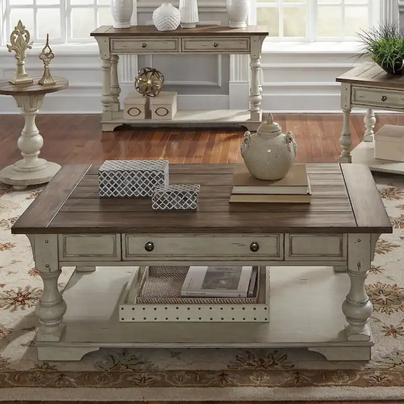 Table basse Morgan Creek blanc antique, avec accents tabac brossé.