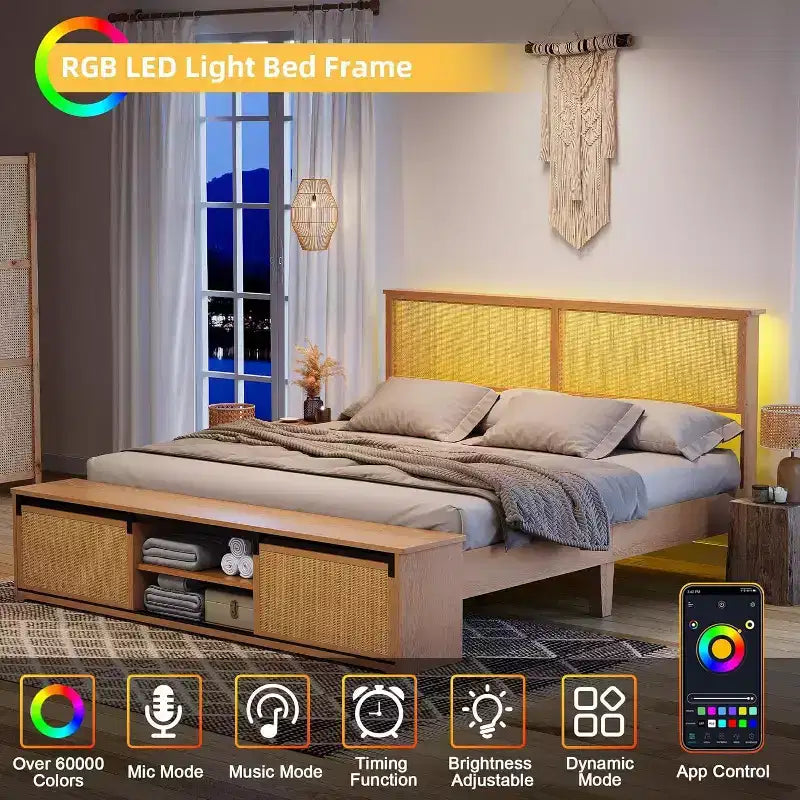 Cadre de lit en rotin naturel style bohème-ferme, rangement avec porte de grange coulissante et tête de lit lumineuse à LED, pieds de support en bois massif.