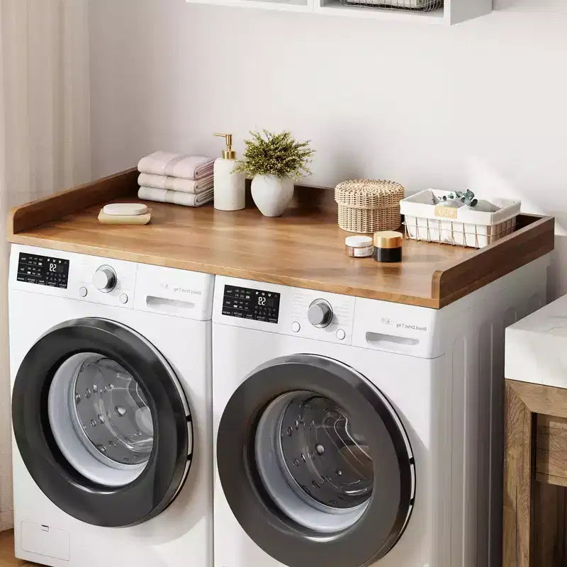 Comptoir pour lave-linge-sécheuse, dessus de machine à laver avec bord surélevé et tapis antidérapant pour le rangement des paniers à linge et l'organisation de la buanderie