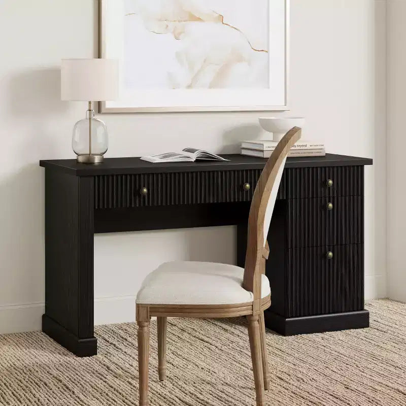 Meuble de rangement de bureau cannelé, bureau de direction moderne de 54 po avec station de recharge, bureau d'ordinateur en bois avec tiroirs classeurs pour bureau d'étude
