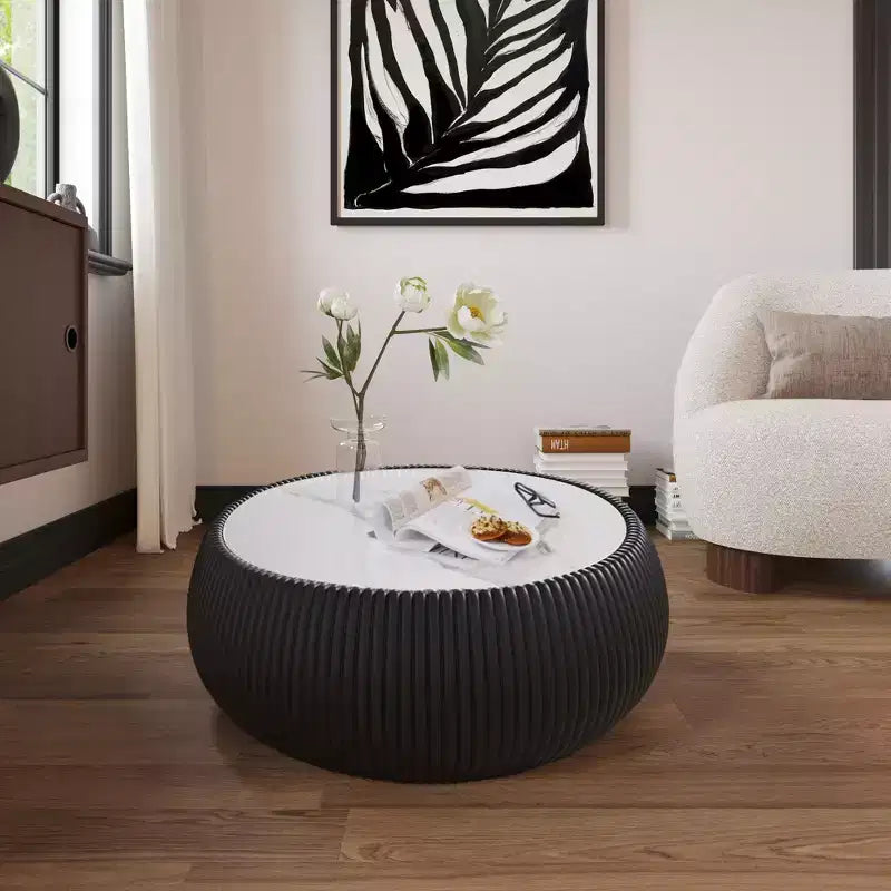 Table basse ronde moderne Okak avec plateau en marbre et côté en cuir, table d'appoint à la mode pour salon, chambre à coucher