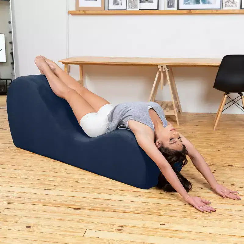 Avana Sleek Chaise Longue pour le yoga – Fabriquée aux États-Unis – Idéale pour les étirements, la relaxation, l'exercice et plus encore, 60D x 18W x 26H pouces, Gris clair
