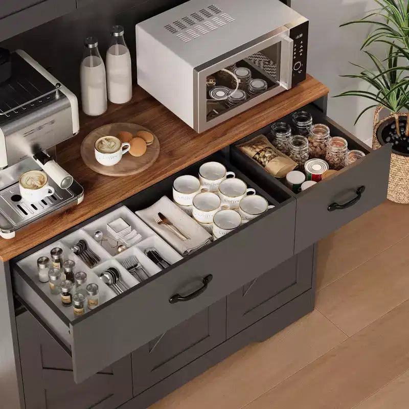Meuble de cuisine de 71 pouces avec station de recharge, grand plan de travail, support à micro-ondes et 2 tiroirs, rangement de type « hutch » pour salle à manger et salon
