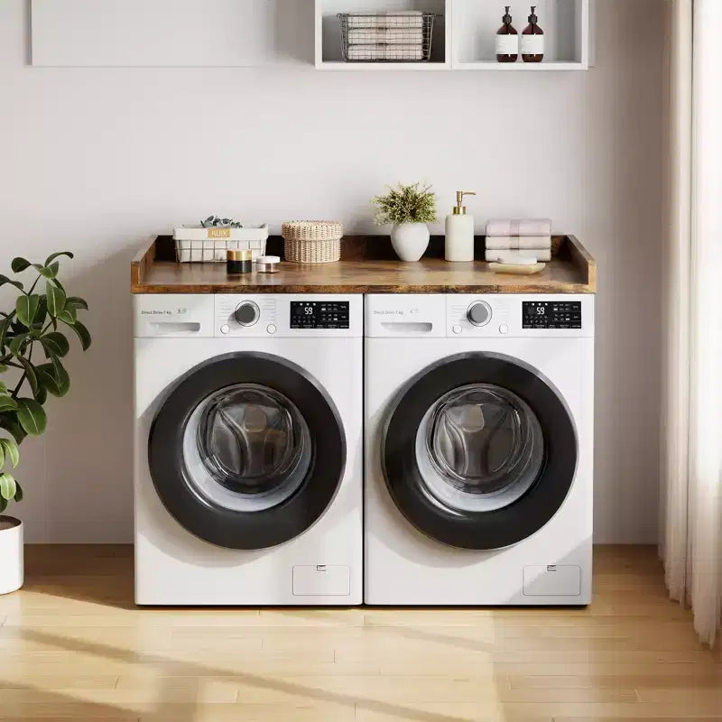 Comptoir pour lave-linge-sécheuse, dessus de machine à laver avec bord surélevé et tapis antidérapant pour le rangement des paniers à linge et l'organisation de la buanderie